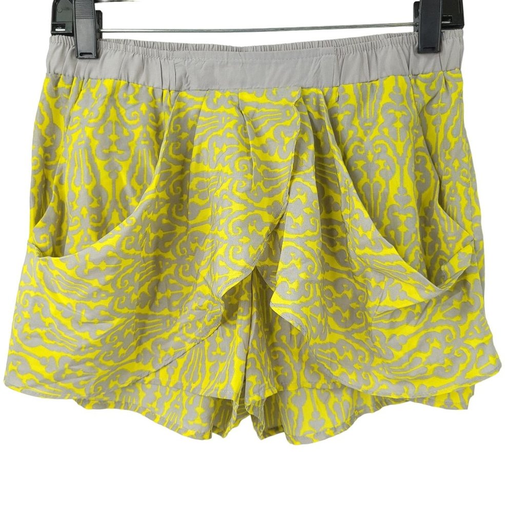 Umgee Shorts Layered Front NEW Sz S High Waist Pockets Elasticized Waist Yellow